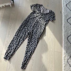 Smash + Tess xs/s leopard romper